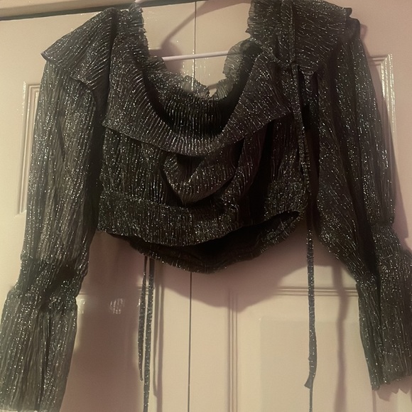 Beautiful blouse - Picture 2 of 2